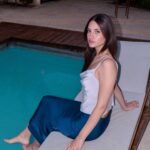 Loose-Fit Cami (Satin-Feel Material)